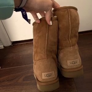UGG boots women’s 8